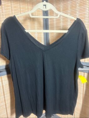 CAbi Black V-Neck Short Sleeve Tee